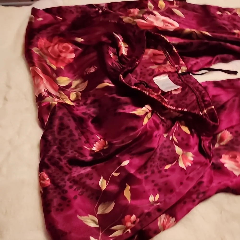 SECRET TREASURES  ( 2 PC. ) BURGUNDY SATIN  NIGHT SET. PANTS& TOP . - Picture 8 of 8